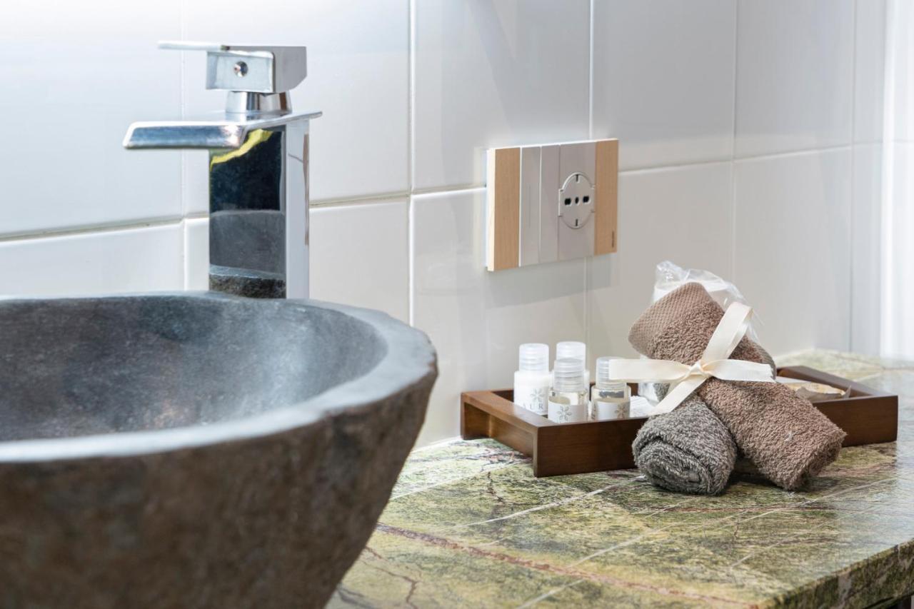 Varese Suites Екстериор снимка