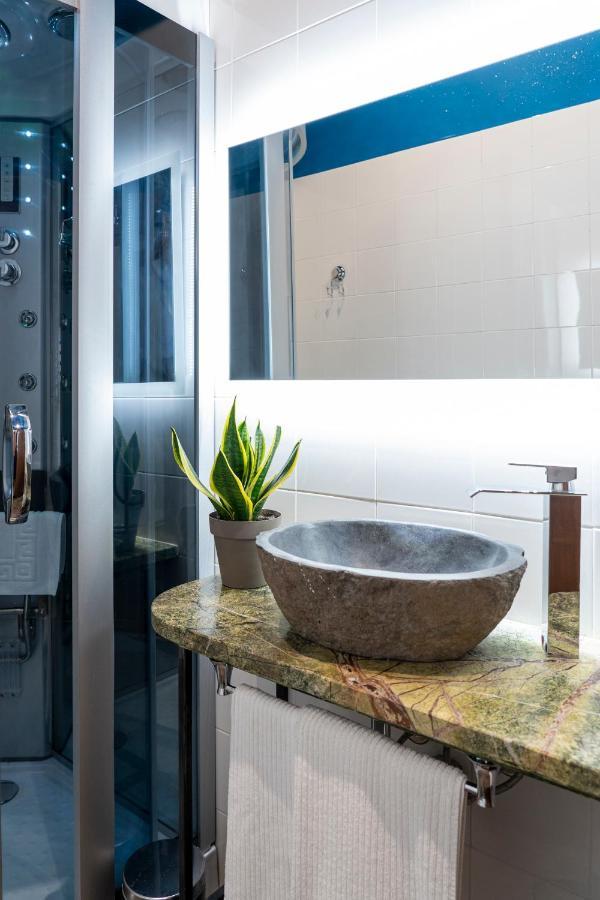 Varese Suites Екстериор снимка