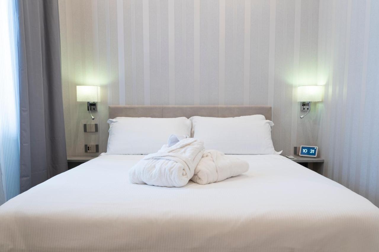 Varese Suites Екстериор снимка