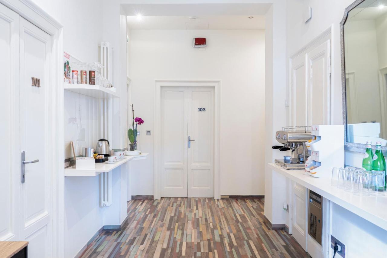 Varese Suites Екстериор снимка