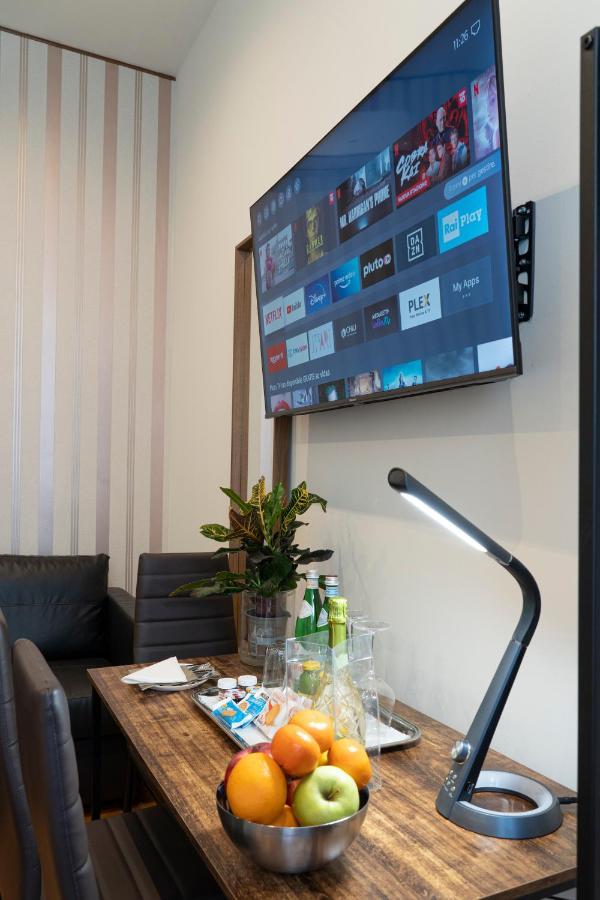 Varese Suites Екстериор снимка